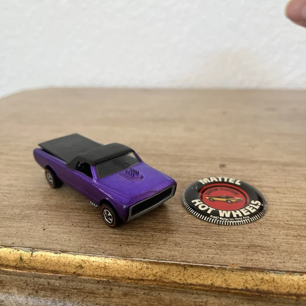 1968 Hot Wheels Redline Custom Fleetside Spectraflame Purple USA + Button